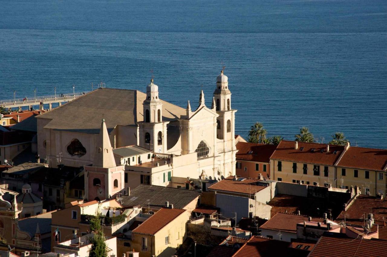 Cipriani 5 Rivieraholiday Pietra Ligure Eksteriør bilde